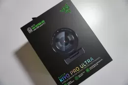 Pudełko Razer Kiyo Pro Ultra.