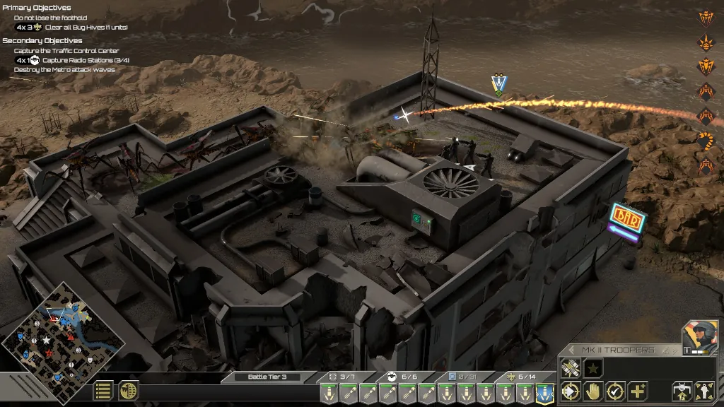 Kadr z gry Starship Troopers: Terran Command. Żołnierze broniący się na dachu budynku przed arachnidami.