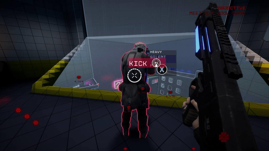 Kadr z gry Severed Steel. Żołnierz w futurystycznej zbroi stoi nad szklanym oknem. Nad nim wisi sugestia akcji: "kick"
