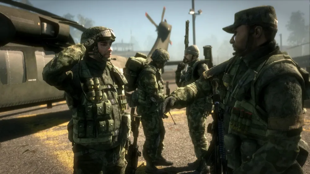 EA wycofuje trzy gry ze sprzedaży cyfrowej. Tutaj kadr z jednej z nich: żołnierz salutujący oficerowi obok śmigłowca.