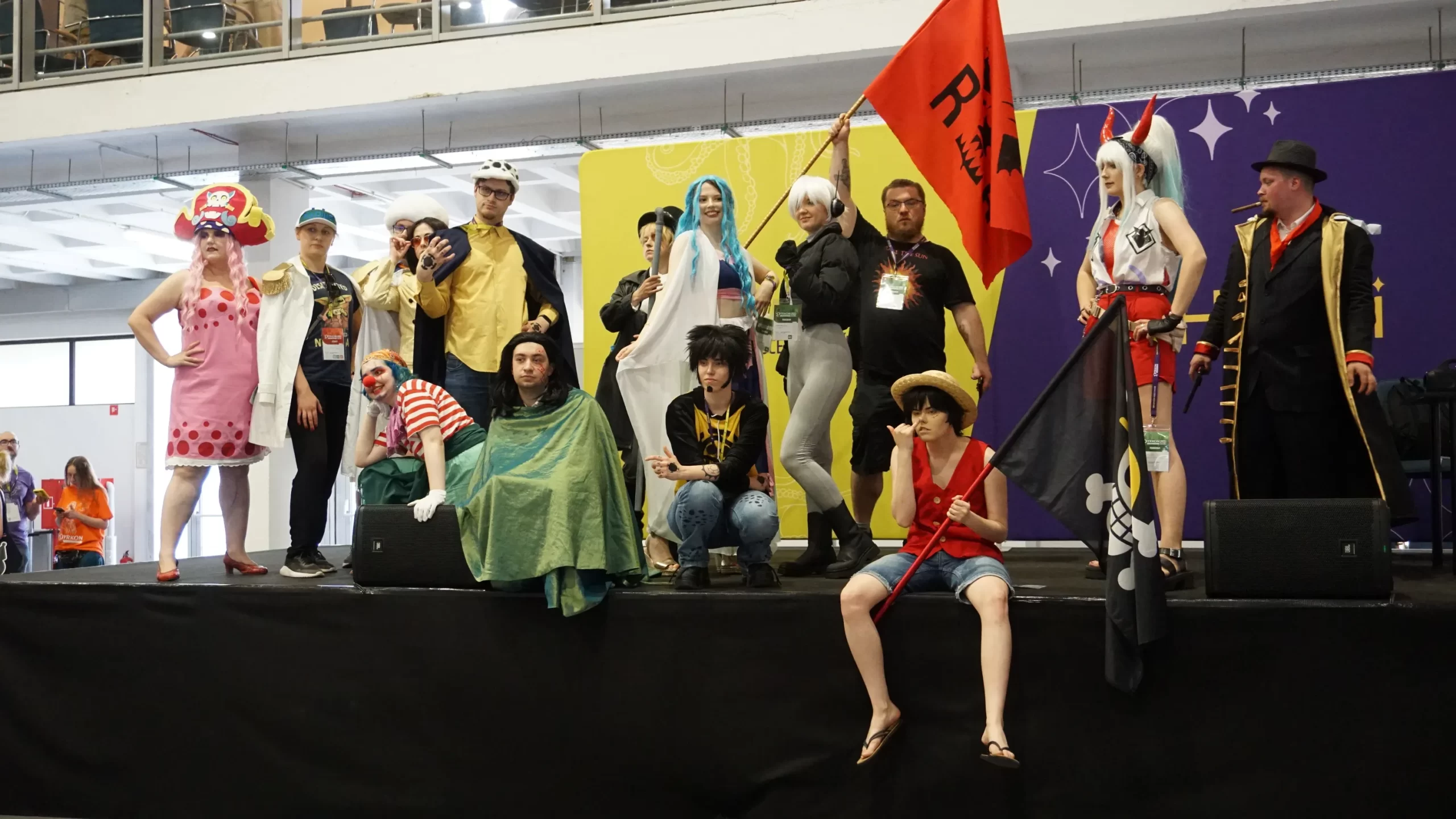 Twórcy Wyspy One Piece oraz cosplayerzy 