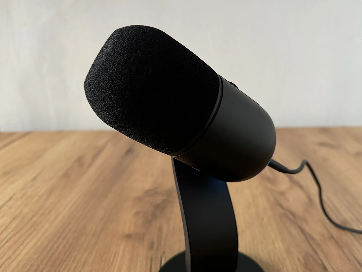 Mikrofon Yeti GX z wyłączonym podświetleniem.