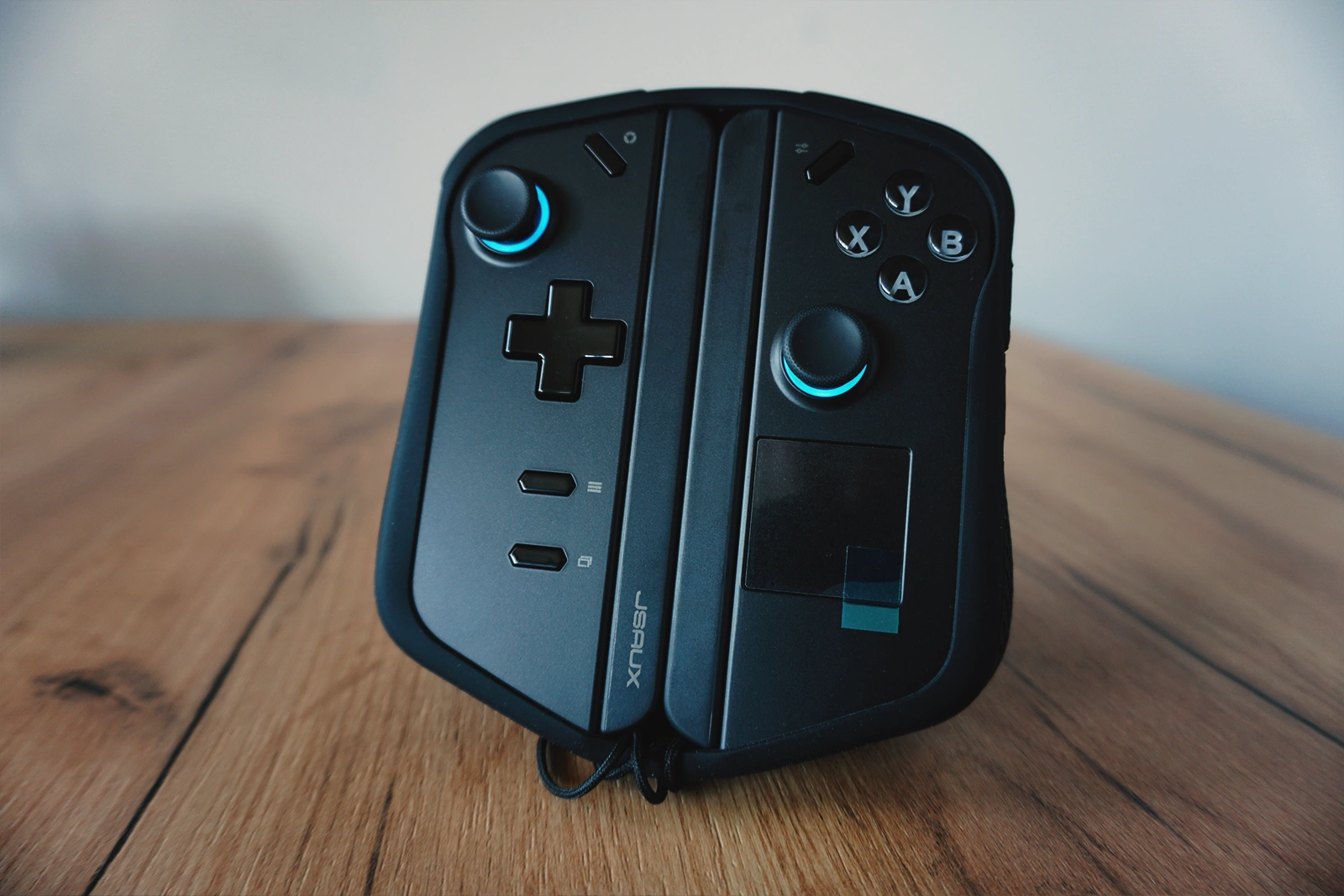 Pełne combo nakładki oraz gumowa obudowa.