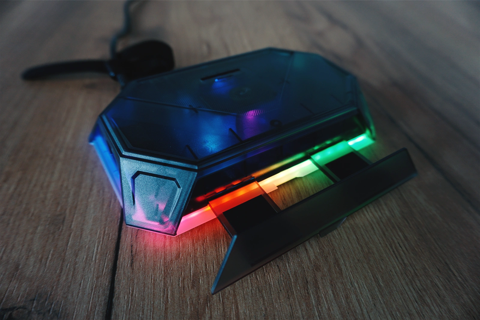 Stacja dokująca z podświetleniem RGB