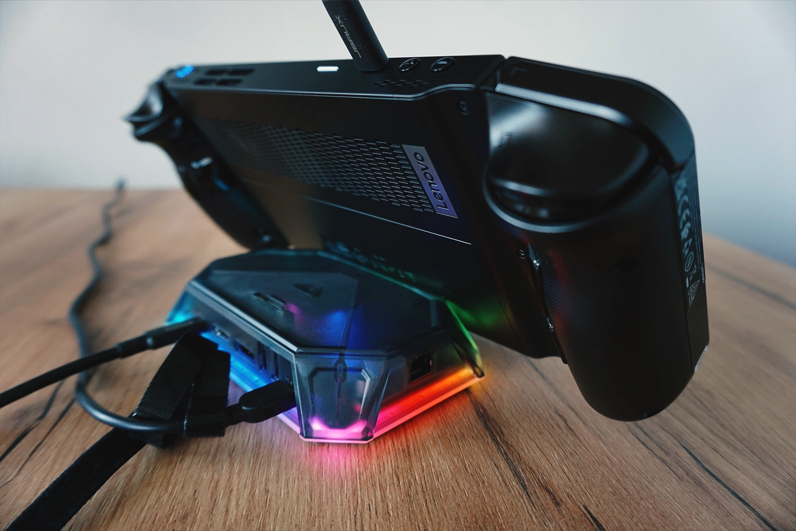 Legion Go połączony ze stacją dokującą