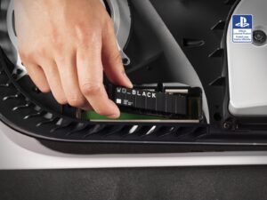 220504_WD_Black_PS5_Inside_PS5_Faceplate_0270-LT-2_OLP