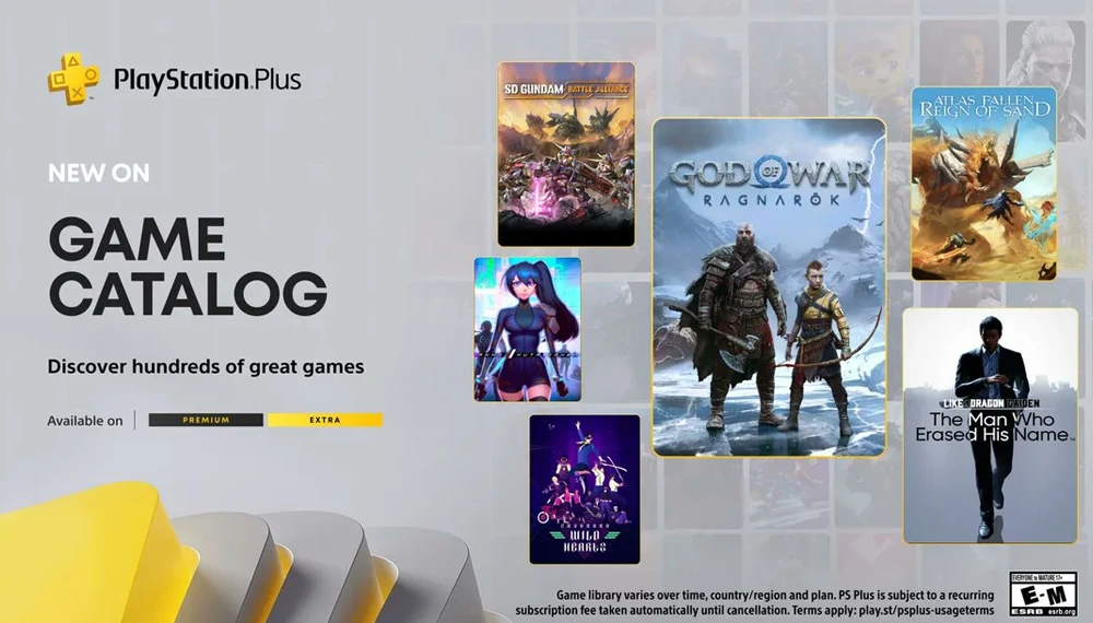 Styczniowa oferta PlayStation Plus Game Catalog z God of War Ragnarök na czele. Grafika promocyjna przedstawia okładki głównych gier dodawanych do usługi, w tym Like a Dragon Gaiden: The Man Who Erased His Name, Atlas Fallen: Reign of Sand, SD Gundam Battle Alliance, ANNO: Mutationem i Sayonara Wild Hearts. W tle logo PS Plus i charakterystyczny żółty akcent marki.