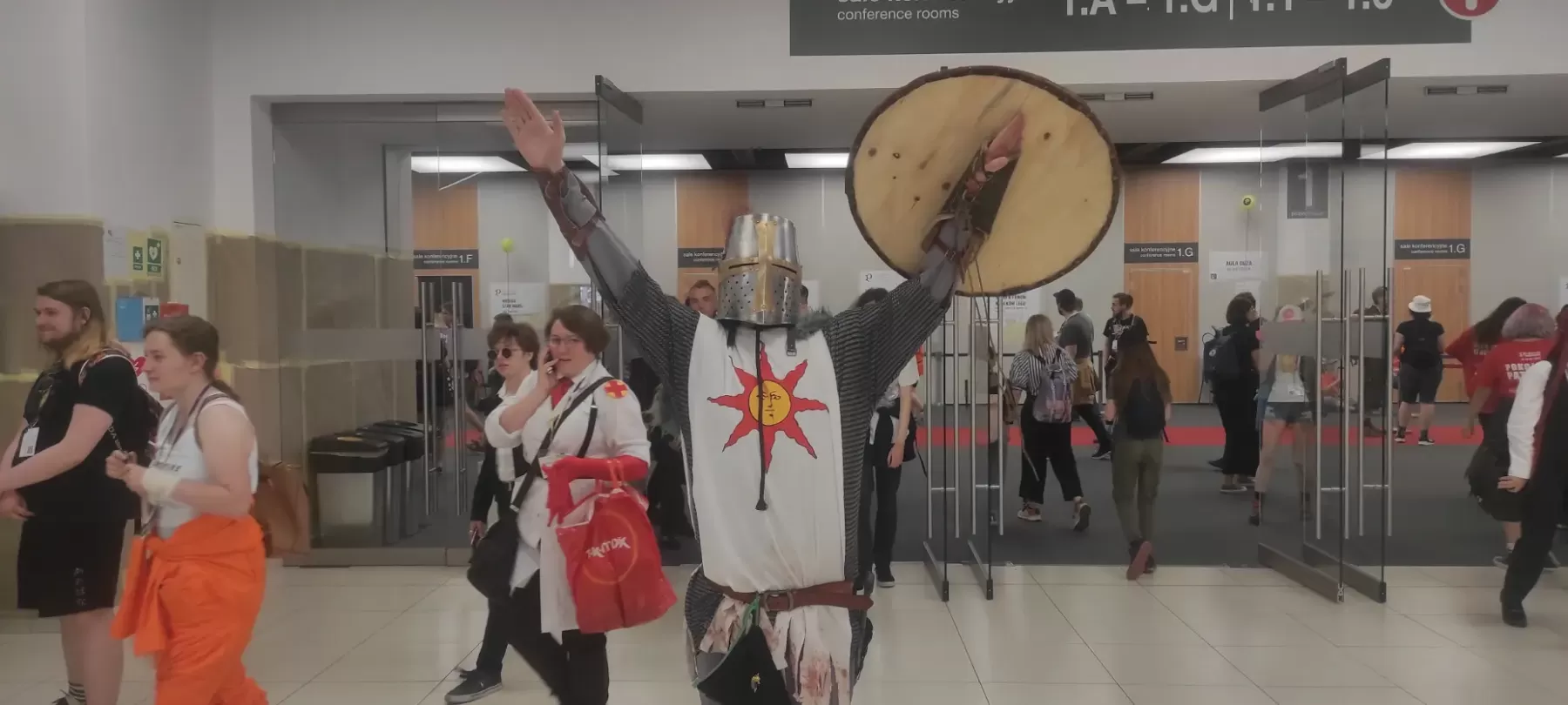 Solaire w swojej słynnej pozie