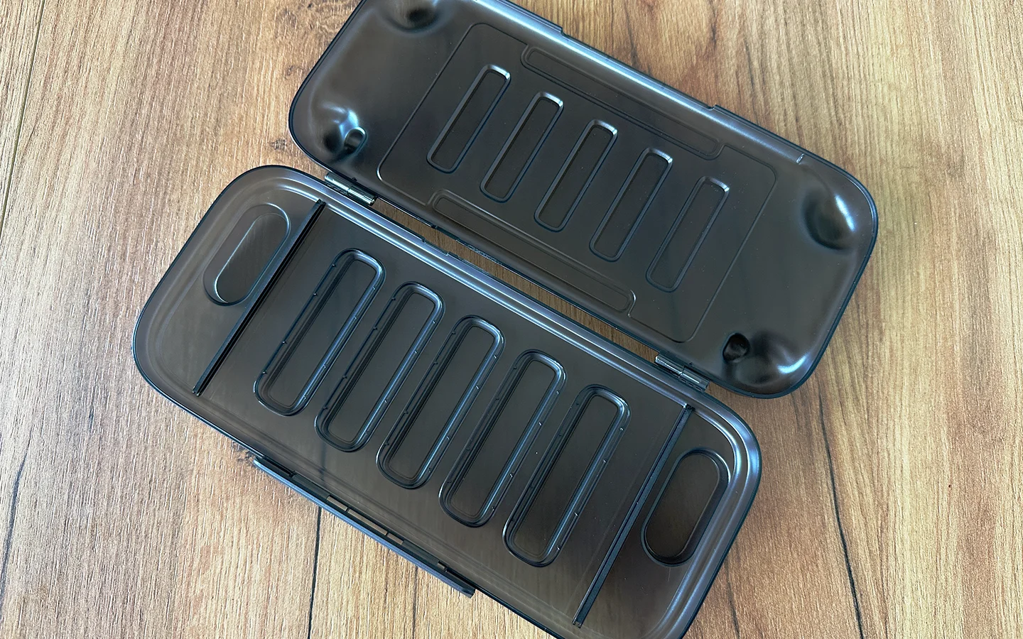 Rozłożone etui ochronne