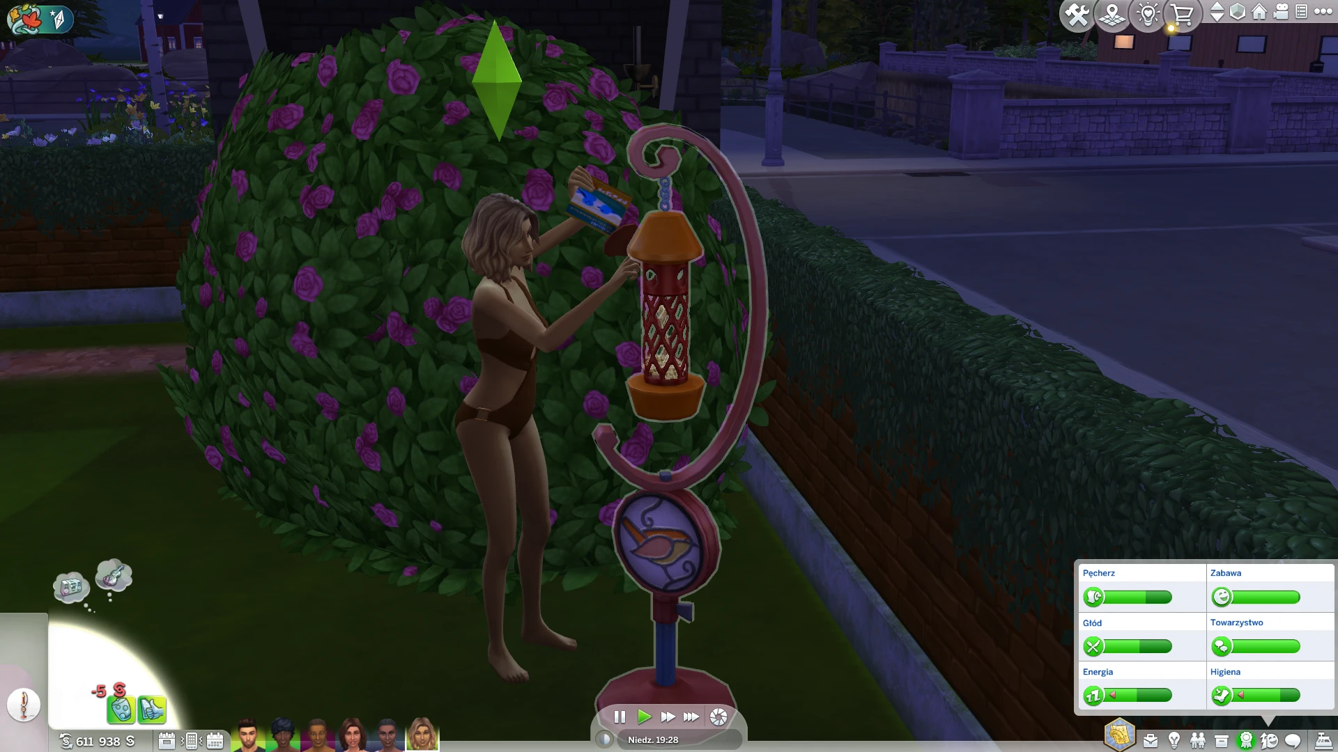 Zabawa na podw&oacute;rku - karmnik dla ptak&oacute;w