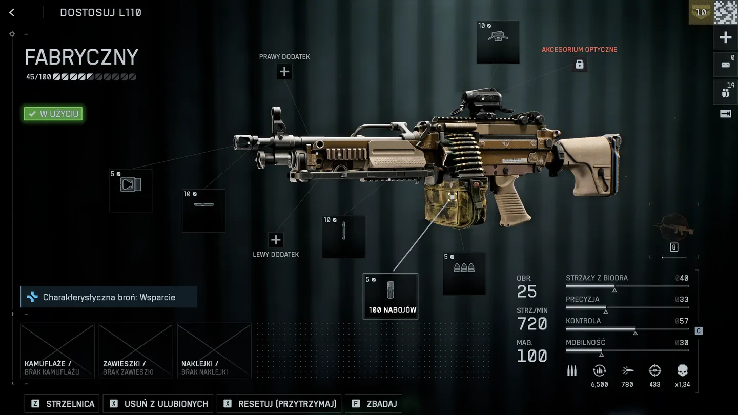 Ekran dostosowania broni wsparcia L110 w Battlefield 6 &ndash; widoczny jest szczeg&oacute;łowy model karabinu maszynowego wraz z opcjami modyfikacji akcesori&oacute;w i statystykami broni; panel po lewej daje dostęp do kamuflaży, zawieszek i naklejek, a po prawej wyświetlane są szczeg&oacute;łowe parametry jak obrażenia, kontrola czy mobilność.