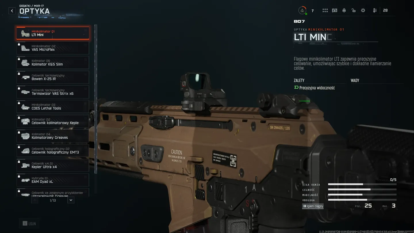 Ekran konfiguracji broni w Black Ops 7 &ndash; modyfikacje optyki i dodatk&oacute;w podczas test&oacute;w beta multiplayer.