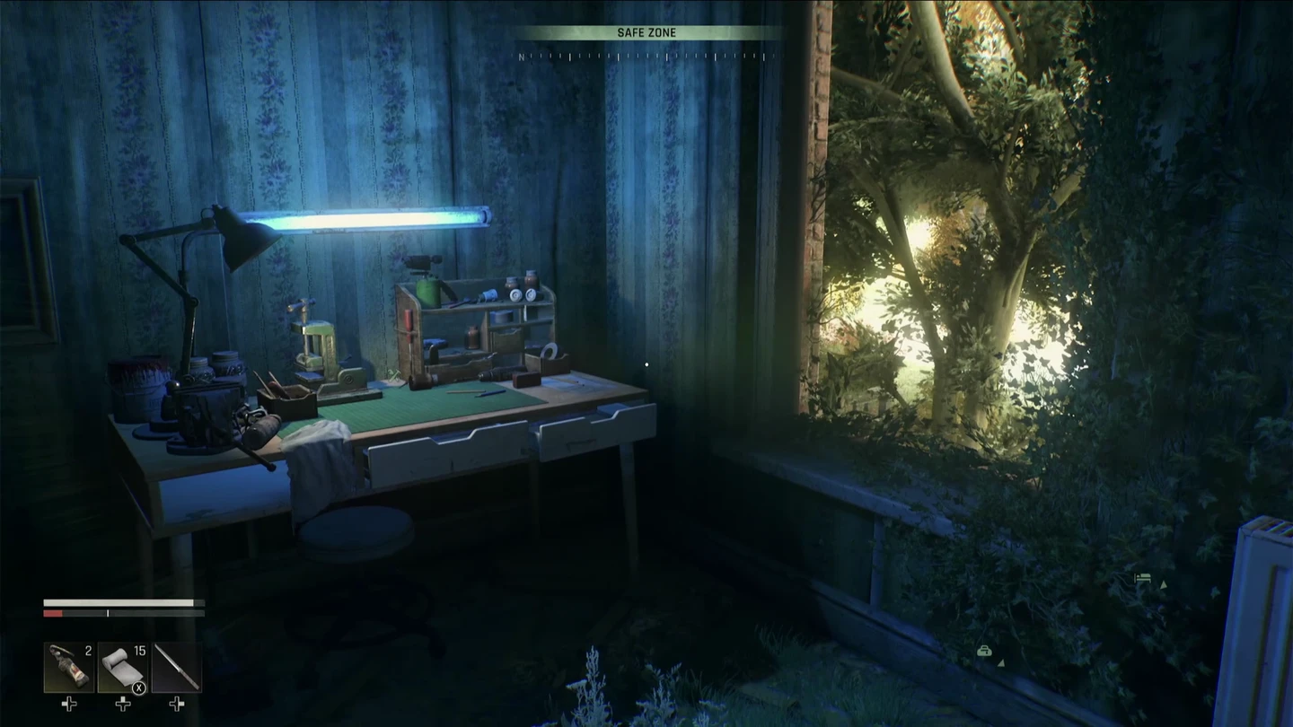 Warsztat w kryj&oacute;wce z bujną roślinnością za oknem w Dying Light The Beast