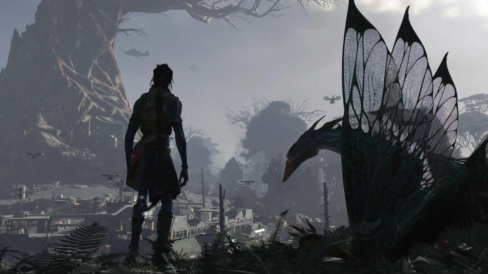 Z popioł&oacute;w - zniszczone drzewo