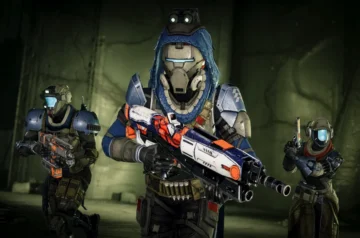 Zrzut ekranowy z Destiny 2 przedstawiający trzech strażników uzbrojonych w broń palną podczas misji bojowej
