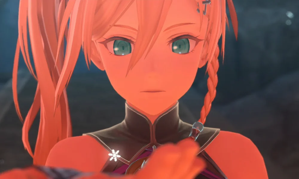 Zbliżenie na Karję z Ys X: Nordics – młoda wojowniczka o zielonych oczach i rudych włosach w warkoczu patrzy z powagą w dół, oświetlona ciepłym, pomarańczowym światłem.