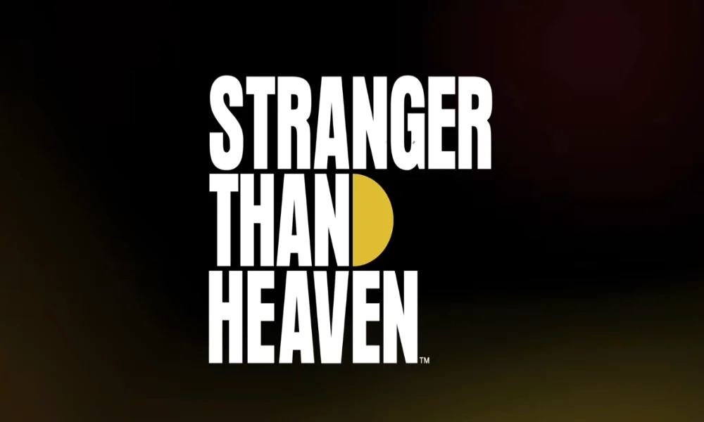 Stranger Than Heaven – logo gry na tle minimalistycznej grafiki