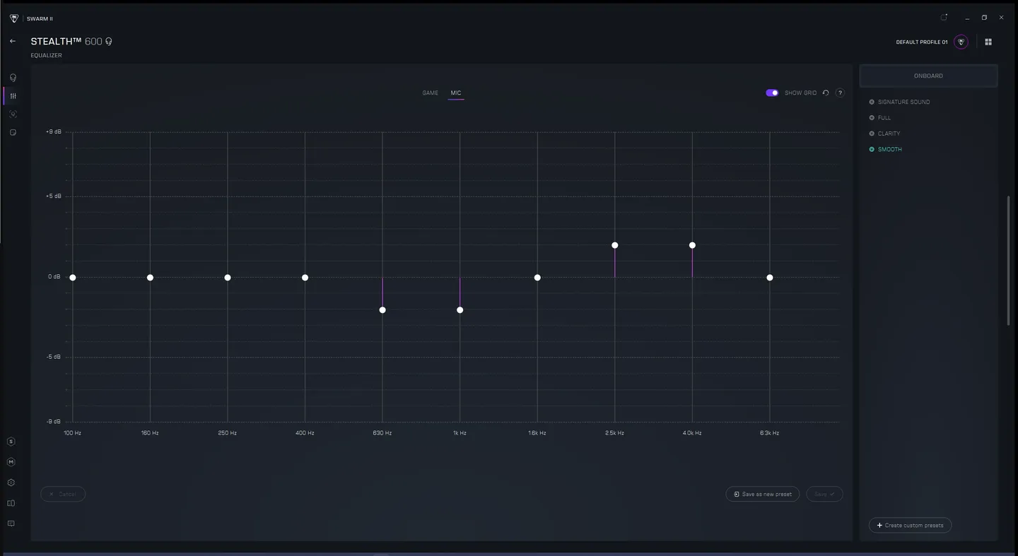 Zrzut ekranu equalizera w Swarm II dla Turtle Beach Stealth 600 z presetem "Smooth" (fioletowa krzywa), siatką częstotliwości od 100 Hz do 8 kHz i opcjami Signature Sound.