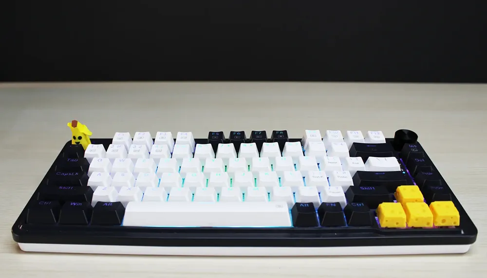 Keycaps 3D AimNowShop zamontowane na klawiaturach mechanicznych