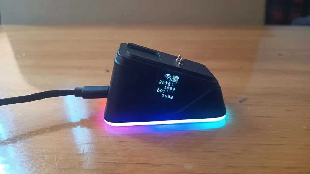 Epomaker NEX (LITE) stacja dokująca dla myszki z włączonym ekranem LCD