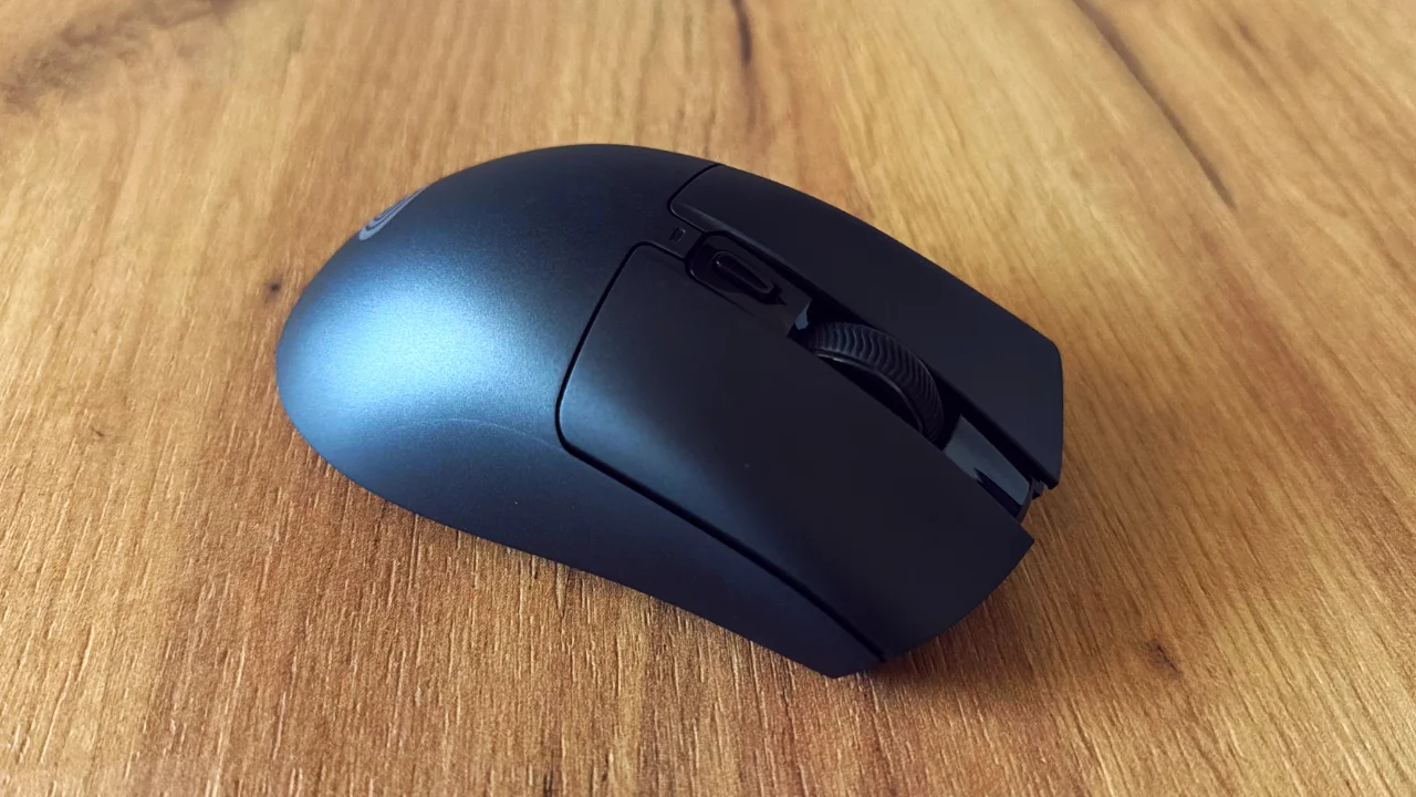 Prawy bok Genesis Zircon 880