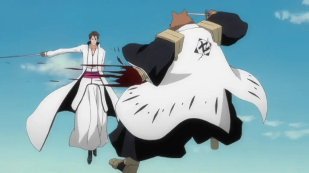 Sōsuke Aizen odcinający lewą rękę kapitanowi Sajinowi Komamurze w powietrzu.