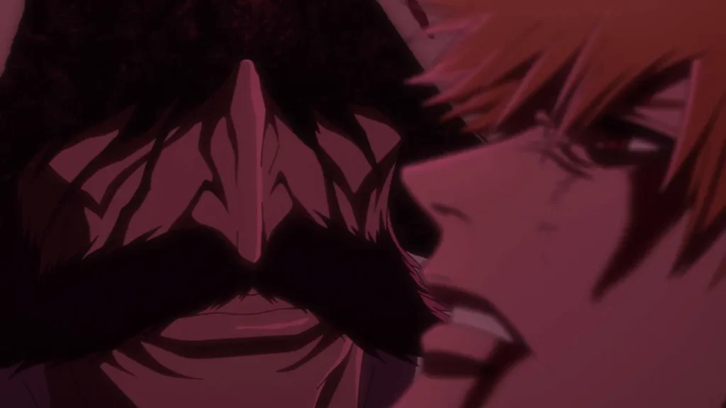 Zbliżenie na twarz Yhwacha stojącego naprzeciw Ichigo Kurosakiego w czerwonej poświacie.
